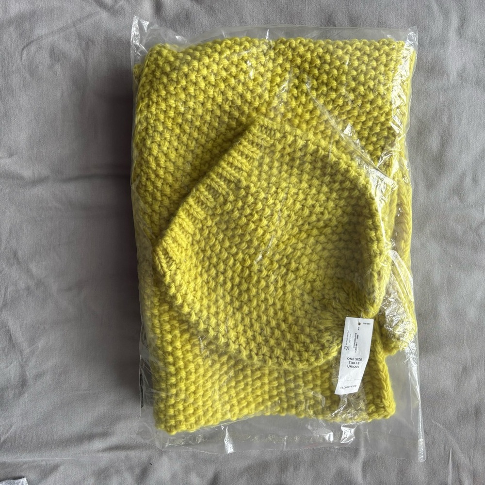 NEW: Old Navy Bright Yellow Knit Infinity Scarf & Hat One Size